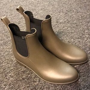 Rain boots